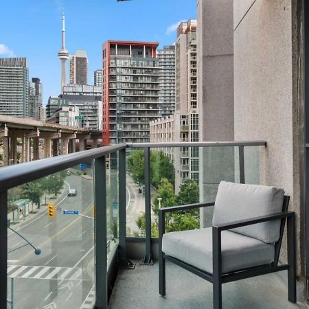 Cn Tower View With Free Parking, Pool, & More Amenities Toronto Exteriér fotografie