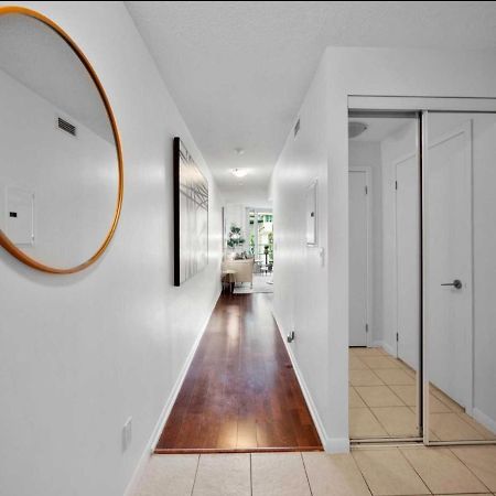 Cn Tower View With Free Parking, Pool, & More Amenities Toronto Exteriér fotografie